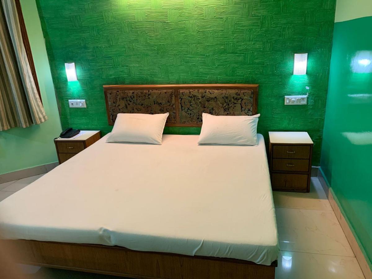 Hotel Raman's Jagādhri Exterior foto
